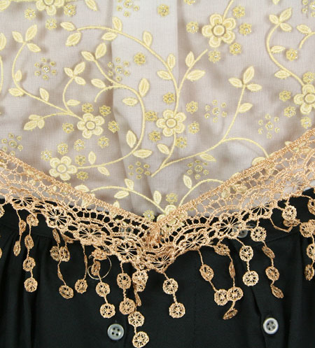 Delicate Floral Lace Shawl - Ivory