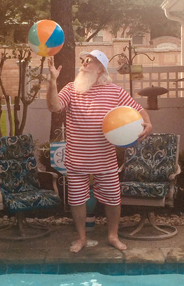 Customer photos wearing [Editors Pick] Poolside Santa