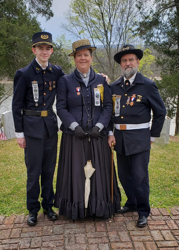 Customer photos wearing [Editors Pick] The Family That Reenactors Together