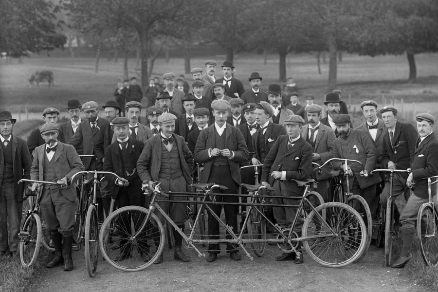 1890s Bicycling Outfits